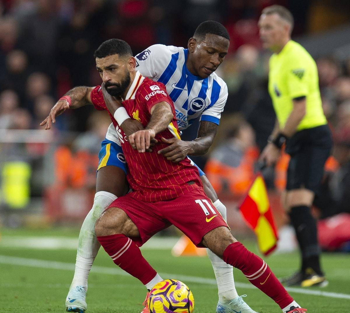 九游平台-萨拉赫重要时刻重返赛场,G2带队取胜!观众掌声雷动-九游平台